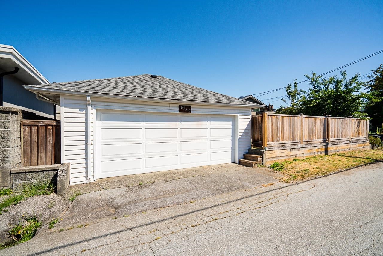 6546 Dunnedin Street - Sperling-Duthie Single Family Residence for Sale, 3 Bedrooms (R3149376)# - 37