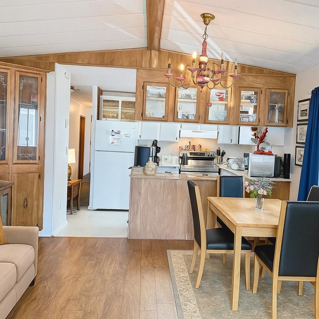 39 - 145 King Edward Street - Maillardville Manufactured Home for Sale, 3 Bedrooms (R3149558)# - 3 39 - 145 King Edward Street - Maillardville Manufactured Home for Sale, 3 Bedrooms (R3149558)# - 3