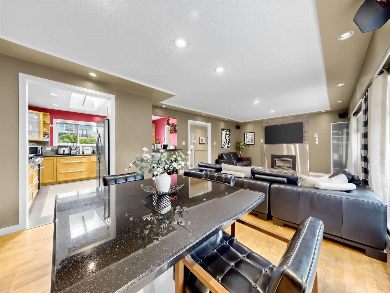 712 Shaw Avenue - Coquitlam West Single Family Residence for Sale, 6 Bedrooms (R3149812)# - 6