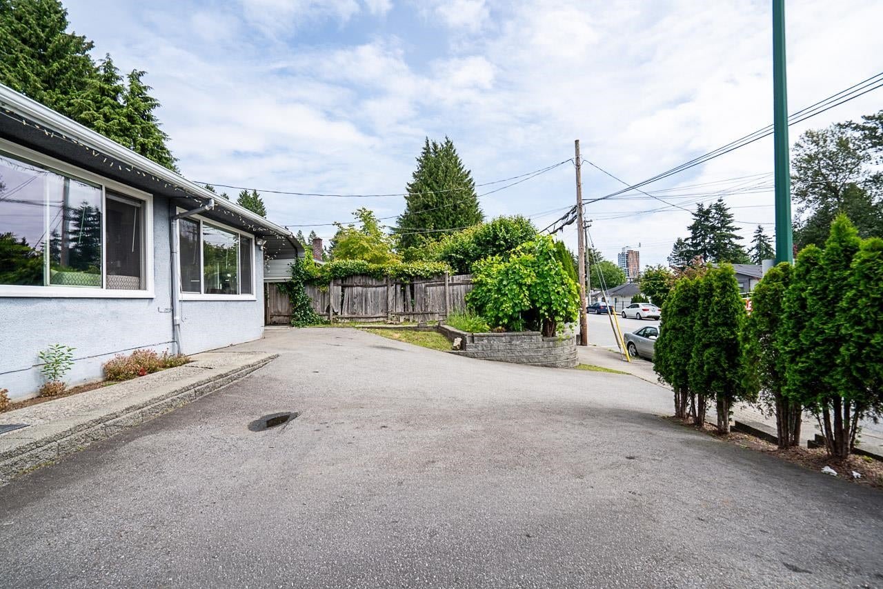 711 Alderson Avenue - Coquitlam West Single Family Residence for Sale, 3 Bedrooms (R3150051)# - 4