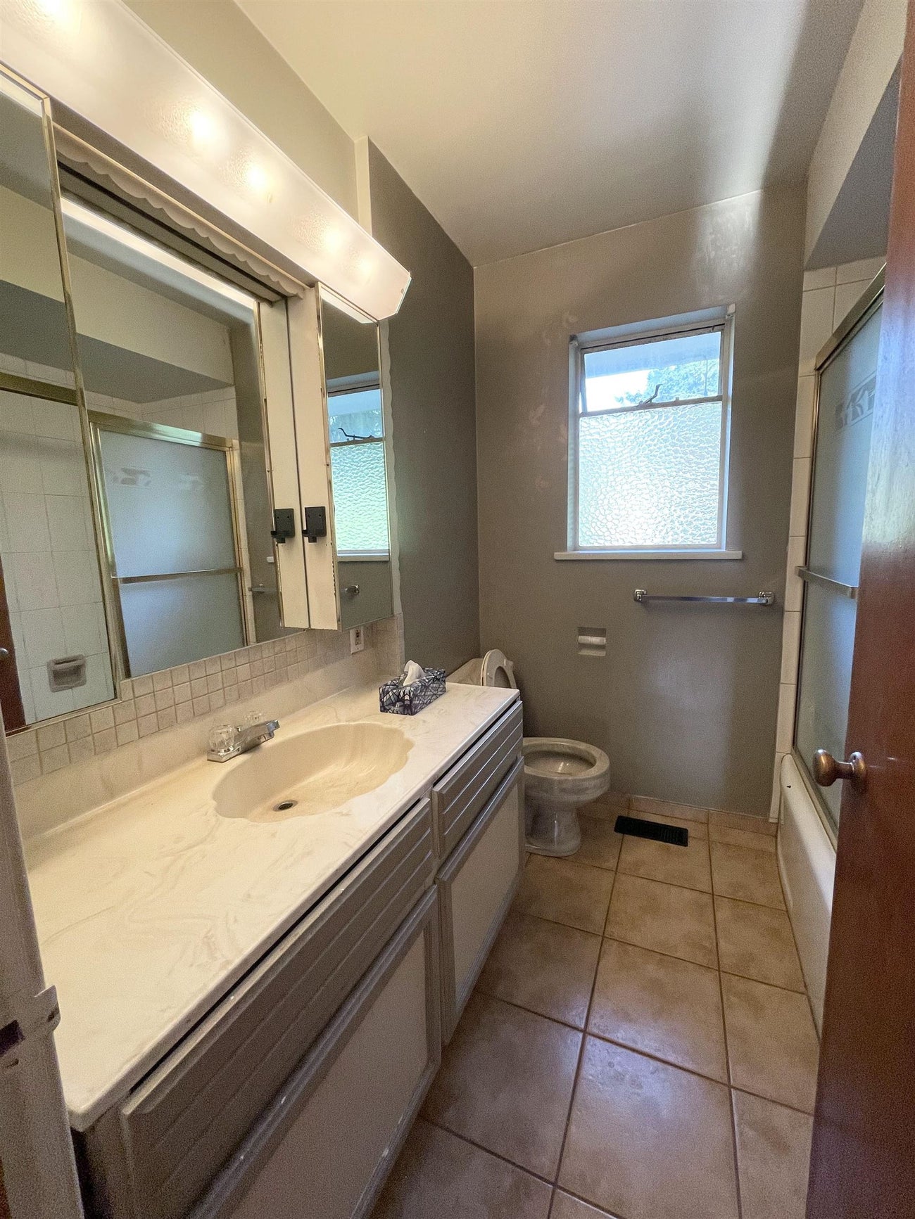 697 Fairview Street - Coquitlam West Single Family Residence for Sale, 2 Bedrooms (R3150127)# - 6