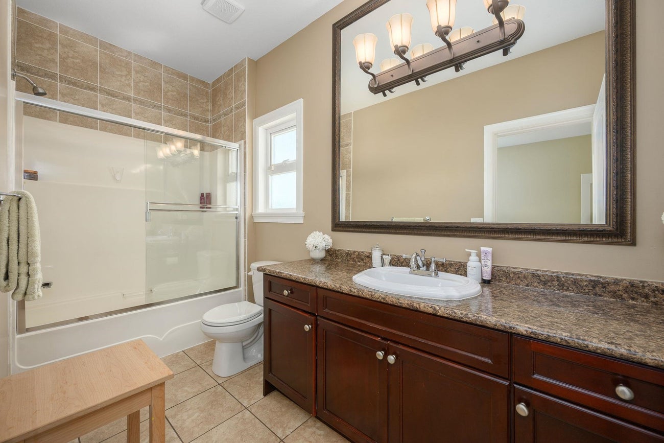 825 Robinson Street - Coquitlam West Single Family Residence for Sale, 7 Bedrooms (R3151513)# - 16 825 Robinson Street - Coquitlam West Single Family Residence for Sale, 7 Bedrooms (R3151513)# - 16