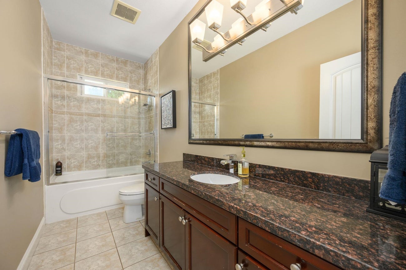 825 Robinson Street - Coquitlam West Single Family Residence for Sale, 7 Bedrooms (R3151513)# - 18 825 Robinson Street - Coquitlam West Single Family Residence for Sale, 7 Bedrooms (R3151513)# - 18