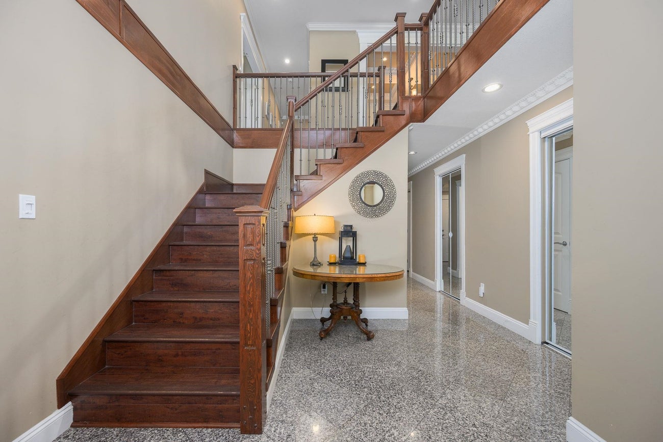 825 Robinson Street - Coquitlam West Single Family Residence for Sale, 7 Bedrooms (R3151513)# - 23 825 Robinson Street - Coquitlam West Single Family Residence for Sale, 7 Bedrooms (R3151513)# - 23