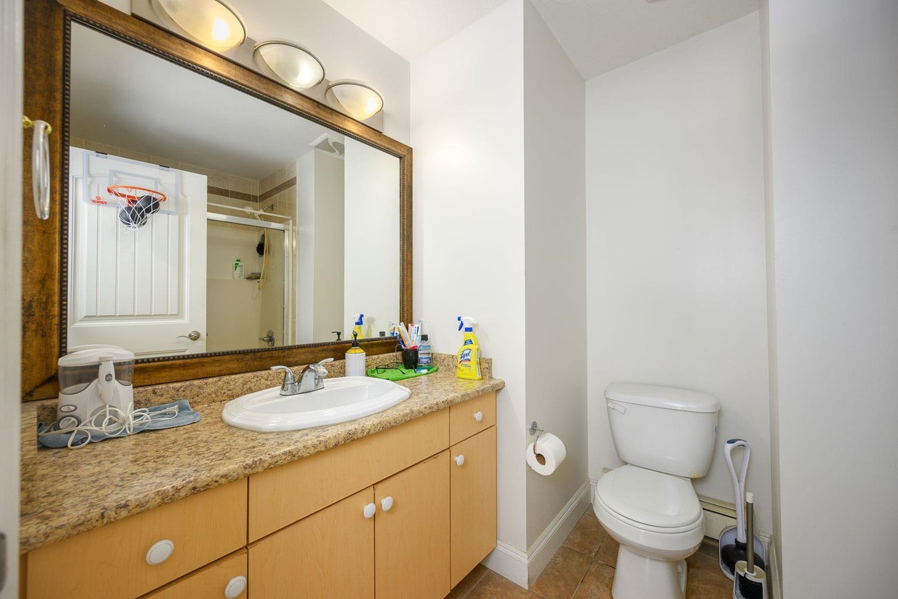 825 Robinson Street - Coquitlam West Single Family Residence for Sale, 7 Bedrooms (R3151513)# - 32 825 Robinson Street - Coquitlam West Single Family Residence for Sale, 7 Bedrooms (R3151513)# - 32