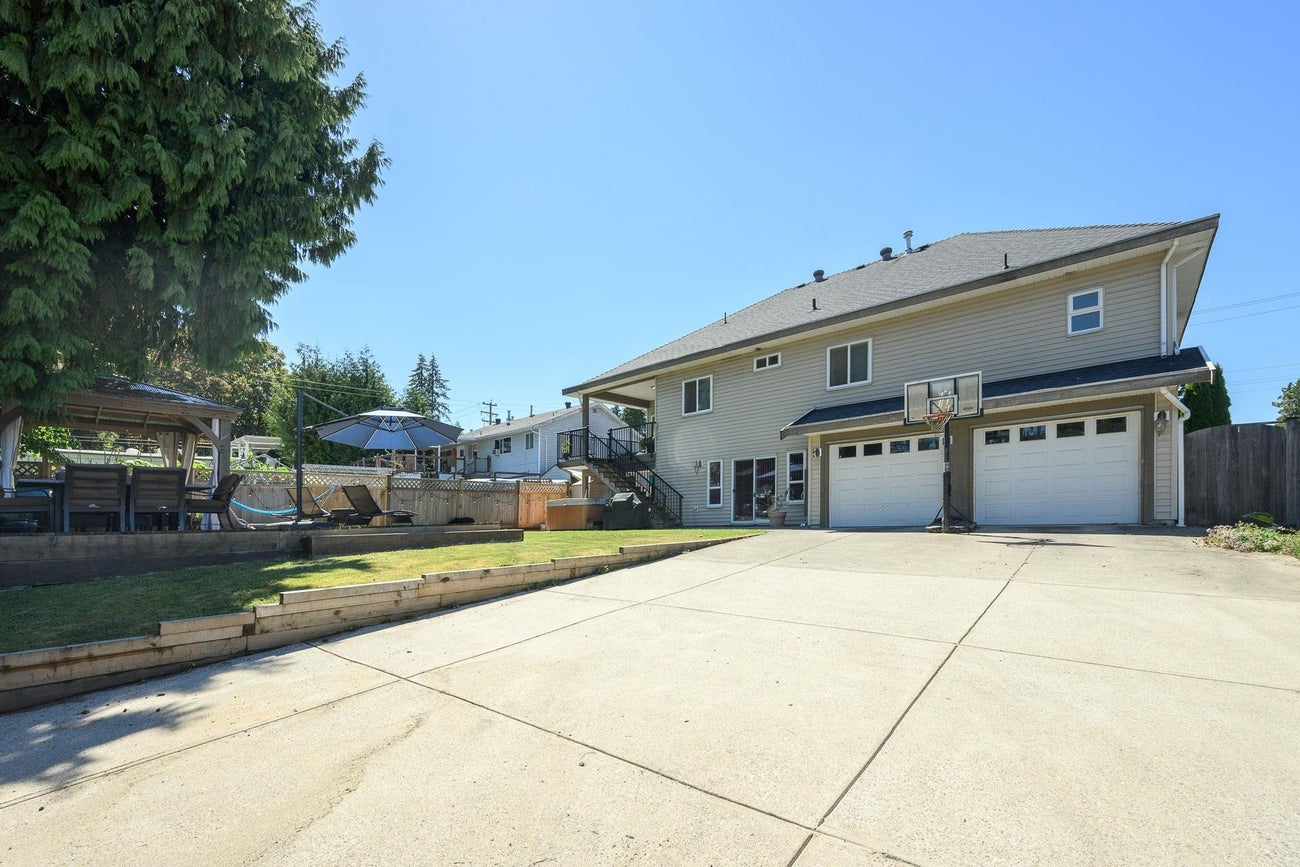 825 Robinson Street - Coquitlam West Single Family Residence for Sale, 7 Bedrooms (R3151513)# - 36 825 Robinson Street - Coquitlam West Single Family Residence for Sale, 7 Bedrooms (R3151513)# - 36