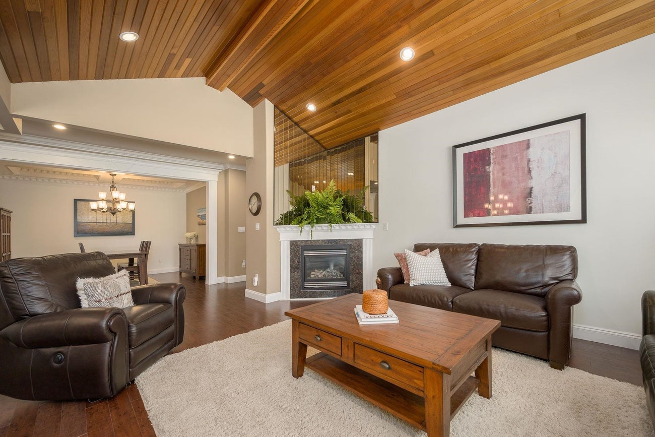 825 Robinson Street - Coquitlam West Single Family Residence for Sale, 7 Bedrooms (R3151513)# - 3 825 Robinson Street - Coquitlam West Single Family Residence for Sale, 7 Bedrooms (R3151513)# - 3