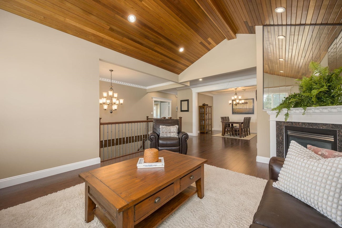 825 Robinson Street - Coquitlam West Single Family Residence for Sale, 7 Bedrooms (R3151513)# - 4 825 Robinson Street - Coquitlam West Single Family Residence for Sale, 7 Bedrooms (R3151513)# - 4