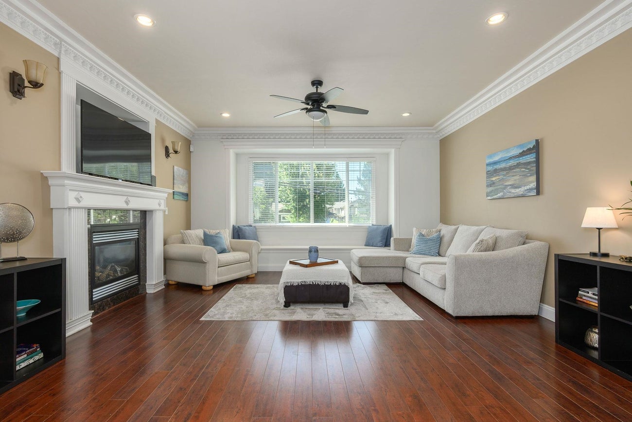 825 Robinson Street - Coquitlam West Single Family Residence for Sale, 7 Bedrooms (R3151513)# - 7 825 Robinson Street - Coquitlam West Single Family Residence for Sale, 7 Bedrooms (R3151513)# - 7
