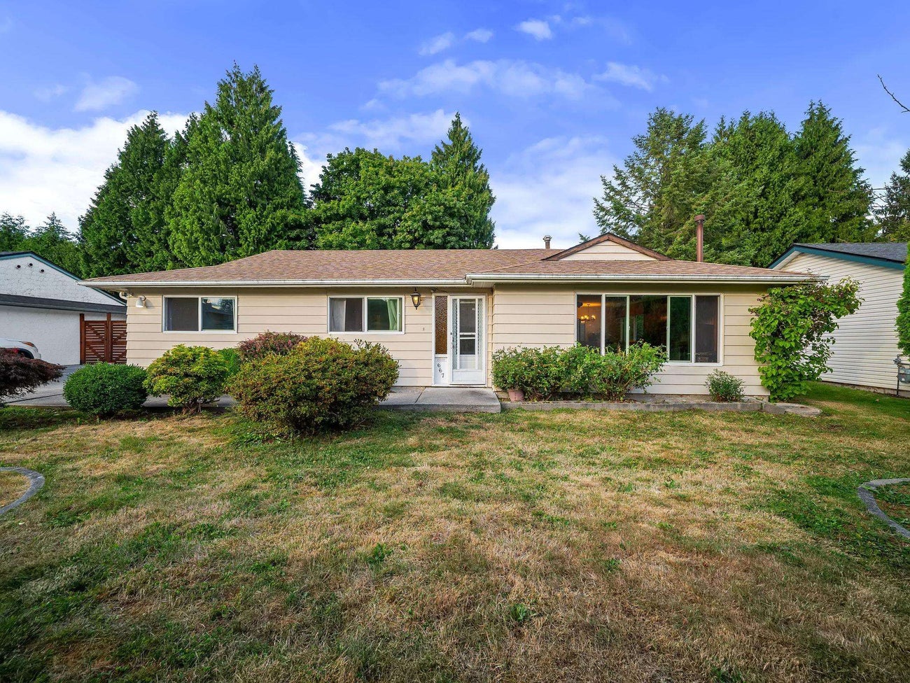 667 Cypress Street - Central Coquitlam Single Family Residence for Sale, 4 Bedrooms (R3151586)# - 1