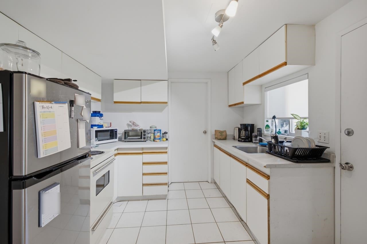 4656 Brentlawn Drive - Brentwood Park Single Family Residence for Sale, 5 Bedrooms (R3152589)# - 24