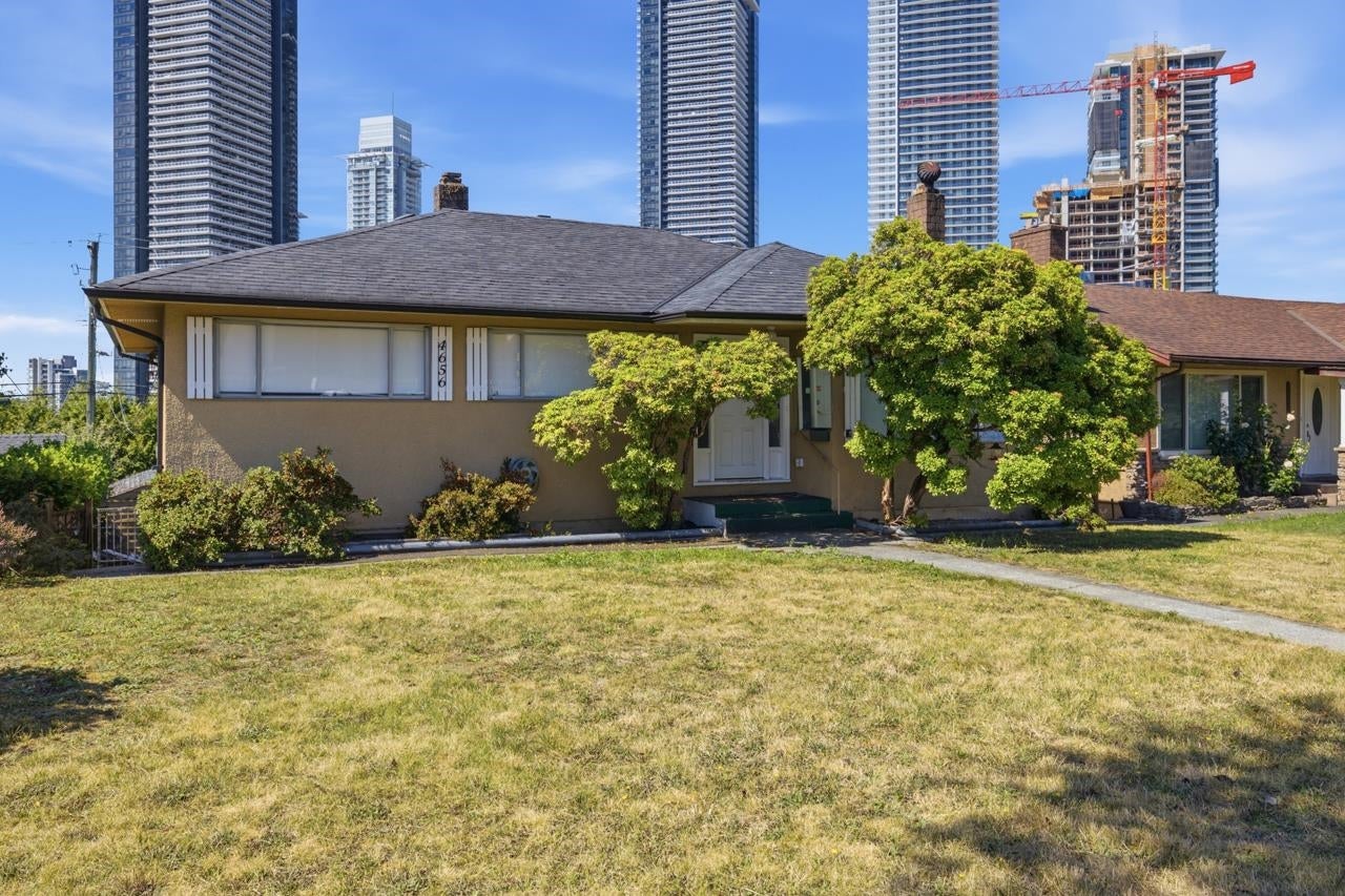 4656 Brentlawn Drive - Brentwood Park Single Family Residence for Sale, 5 Bedrooms (R3152589)# - 2