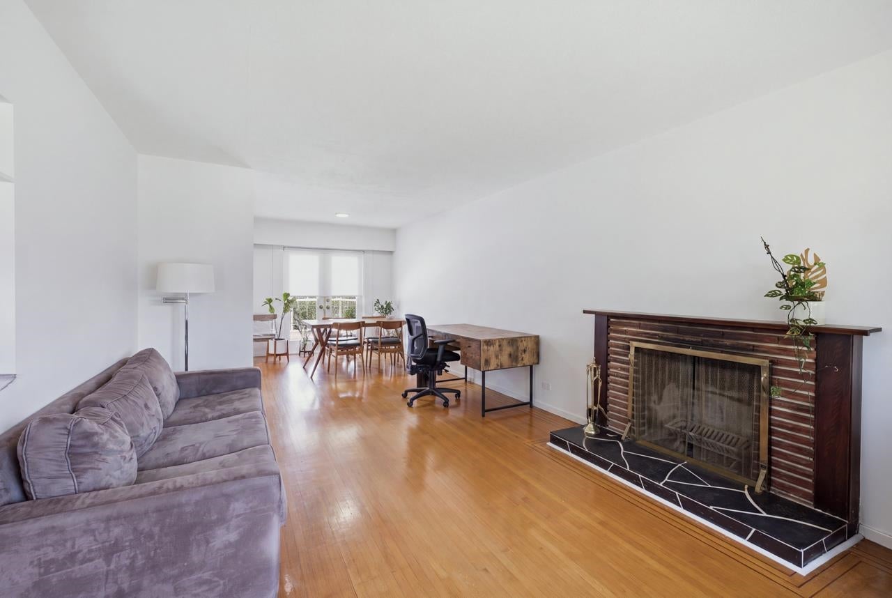 4656 Brentlawn Drive - Brentwood Park Single Family Residence for Sale, 5 Bedrooms (R3152589)# - 4