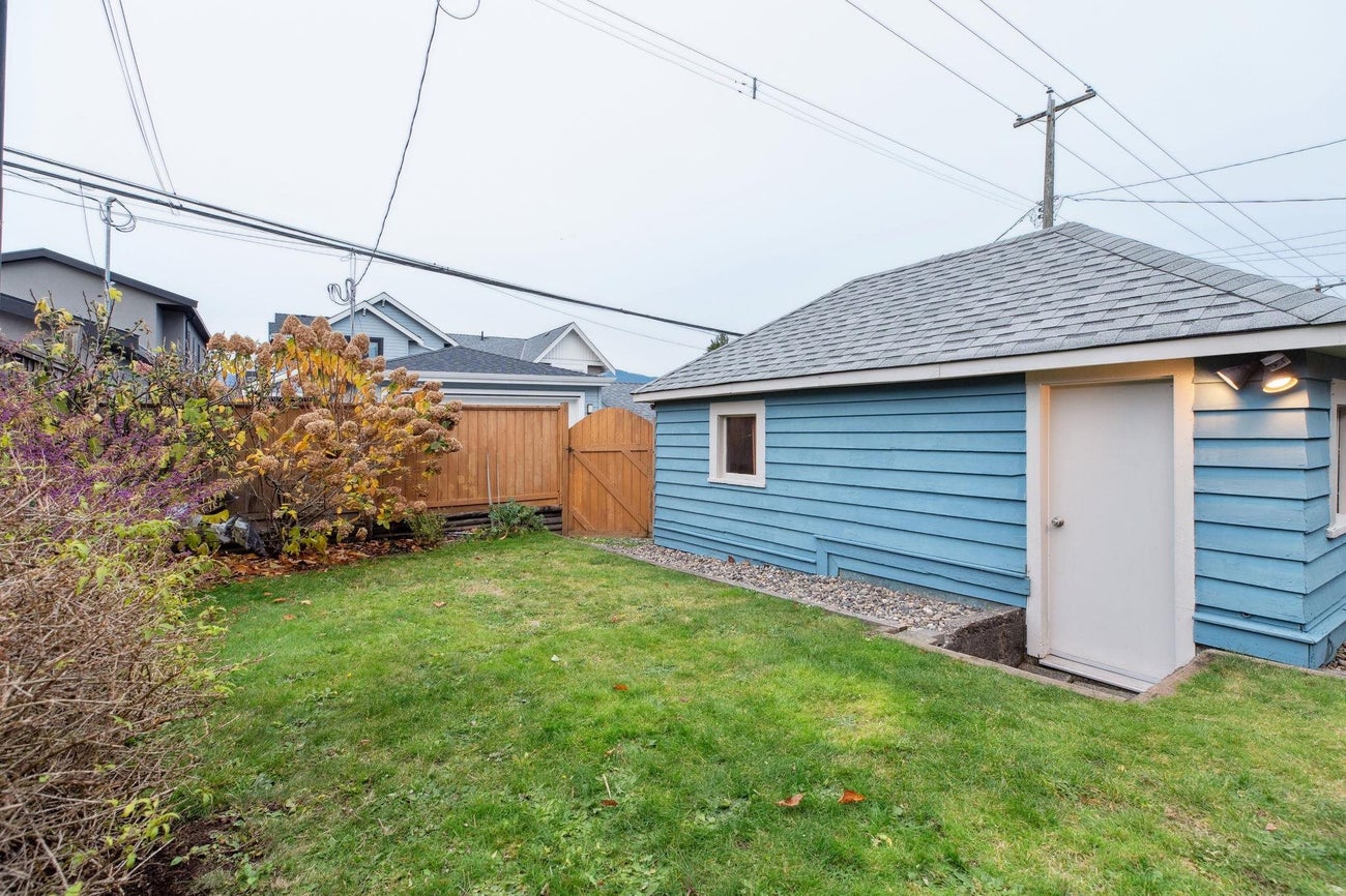 4135 Cambridge Street - Vancouver Heights Single Family Residence for Sale, 5 Bedrooms (R3152828)# - 30 4135 Cambridge Street - Vancouver Heights Single Family Residence for Sale, 5 Bedrooms (R3152828)# - 30