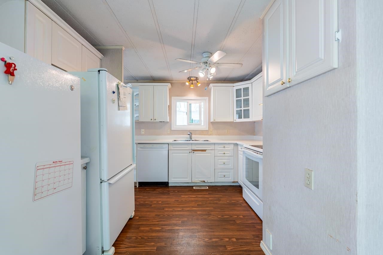 56 - 145 King Edward Street - Maillardville Manufactured Home for Sale, 2 Bedrooms (R3153034)# - 10 56 - 145 King Edward Street - Maillardville Manufactured Home for Sale, 2 Bedrooms (R3153034)# - 10