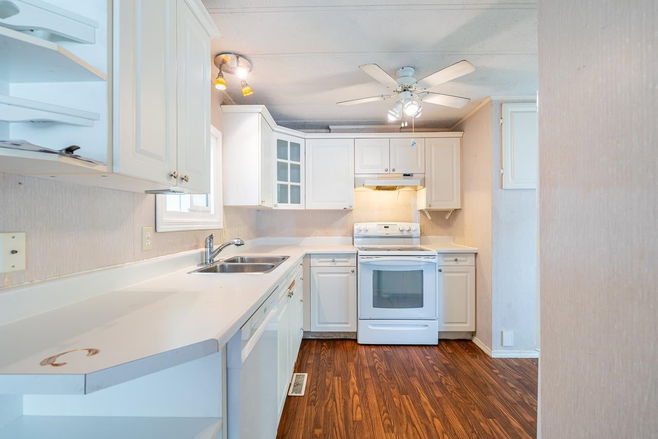 56 - 145 King Edward Street - Maillardville Manufactured Home for Sale, 2 Bedrooms (R3153034)# - 11 56 - 145 King Edward Street - Maillardville Manufactured Home for Sale, 2 Bedrooms (R3153034)# - 11