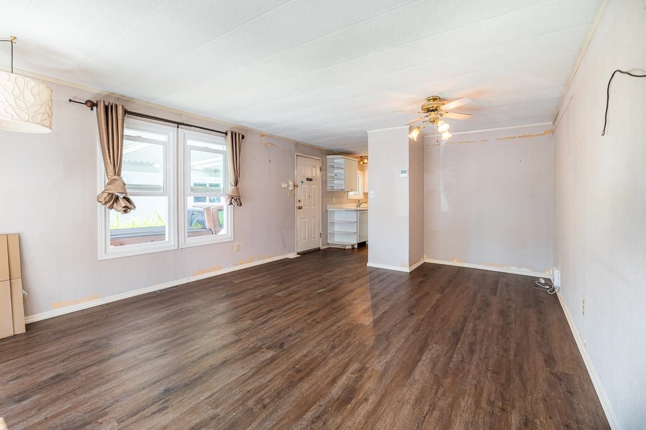 56 - 145 King Edward Street - Maillardville Manufactured Home for Sale, 2 Bedrooms (R3153034)# - 4 56 - 145 King Edward Street - Maillardville Manufactured Home for Sale, 2 Bedrooms (R3153034)# - 4