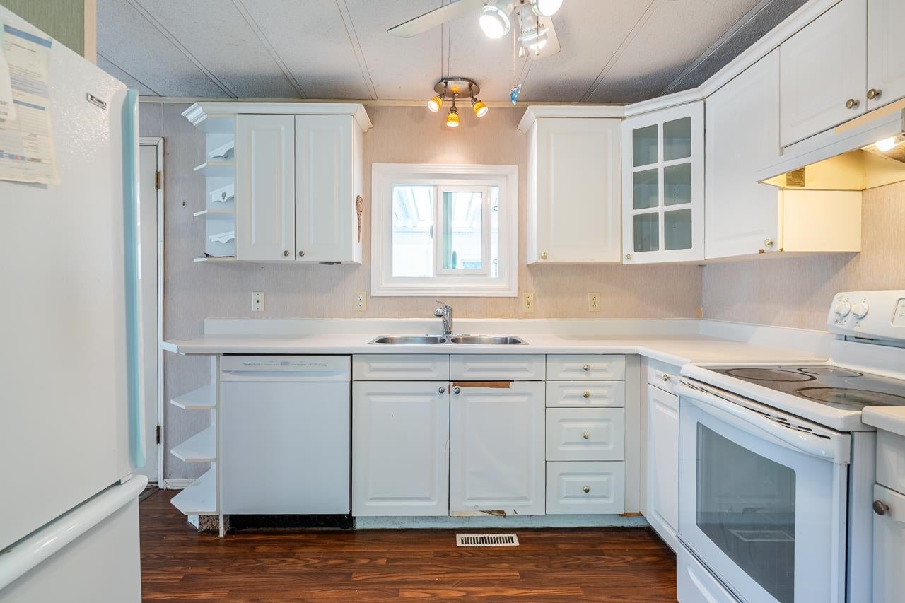 56 - 145 King Edward Street - Maillardville Manufactured Home for Sale, 2 Bedrooms (R3153034)# - 9 56 - 145 King Edward Street - Maillardville Manufactured Home for Sale, 2 Bedrooms (R3153034)# - 9