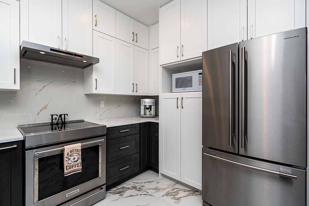 2775 Nadina Drive - Coquitlam East Single Family Residence for Sale, 7 Bedrooms (R3153467)# - 12 2775 Nadina Drive - Coquitlam East Single Family Residence for Sale, 7 Bedrooms (R3153467)# - 12