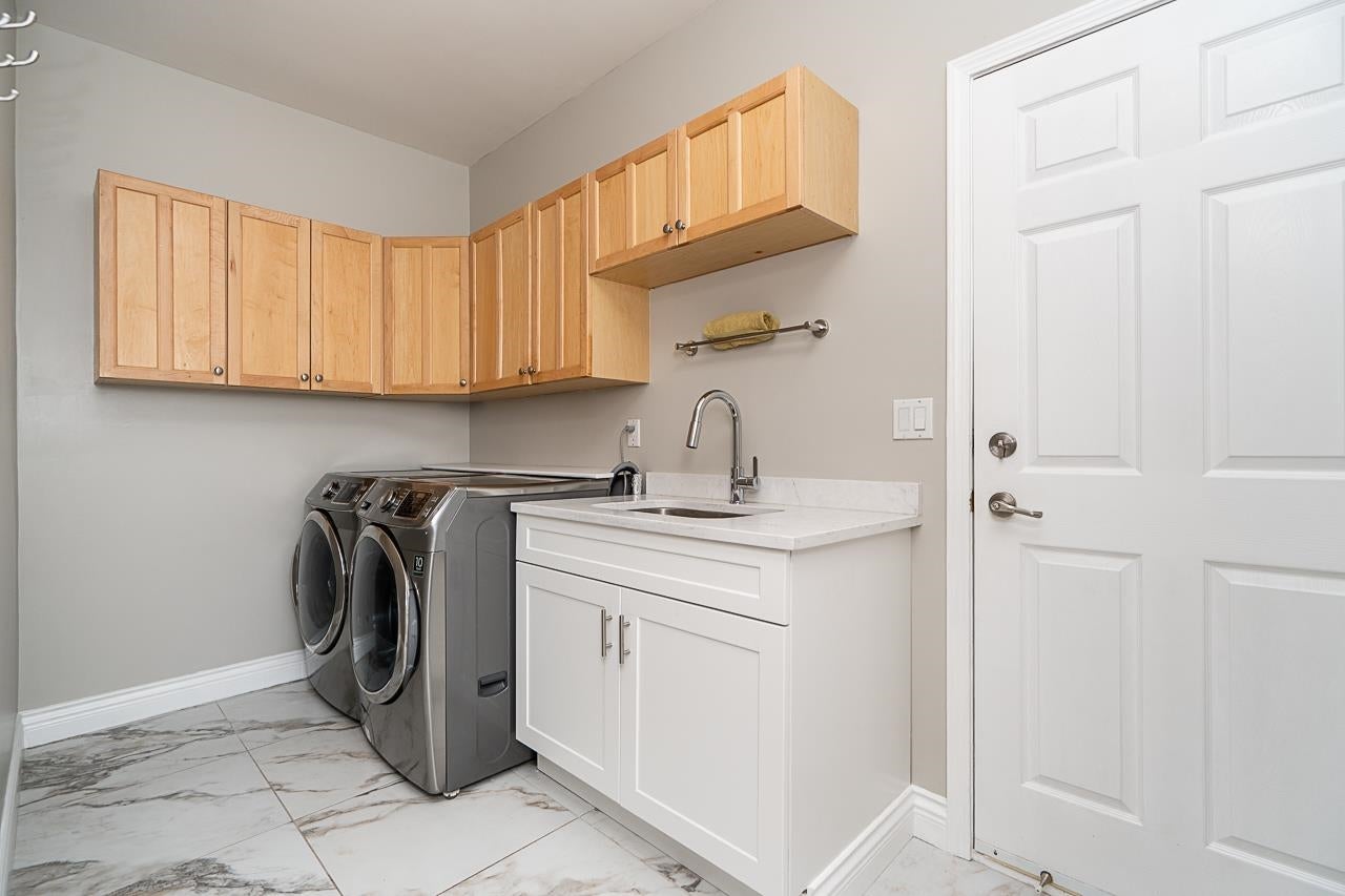 2775 Nadina Drive - Coquitlam East Single Family Residence for Sale, 7 Bedrooms (R3153467)# - 15 2775 Nadina Drive - Coquitlam East Single Family Residence for Sale, 7 Bedrooms (R3153467)# - 15