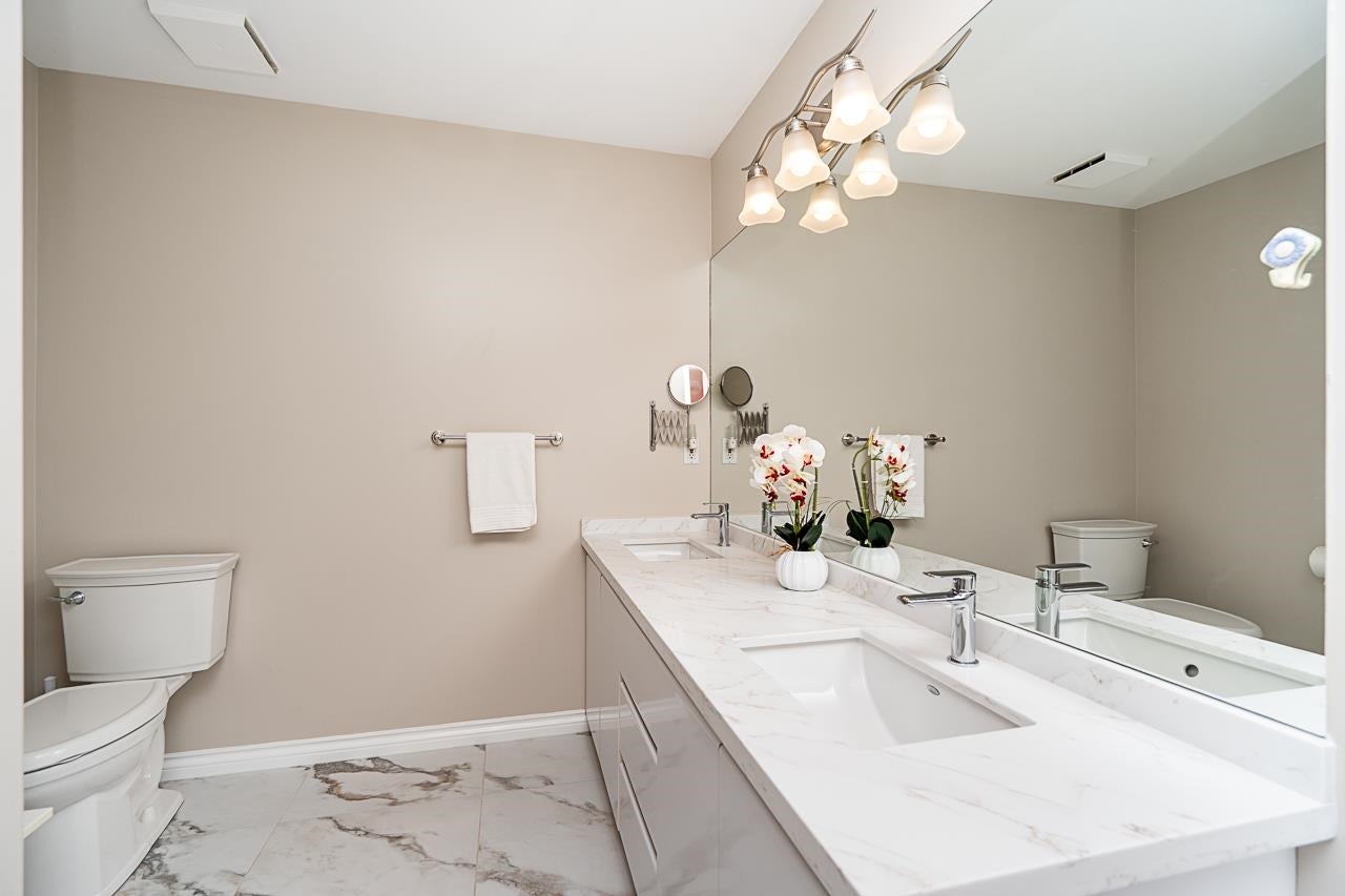 2775 Nadina Drive - Coquitlam East Single Family Residence for Sale, 7 Bedrooms (R3153467)# - 20 2775 Nadina Drive - Coquitlam East Single Family Residence for Sale, 7 Bedrooms (R3153467)# - 20