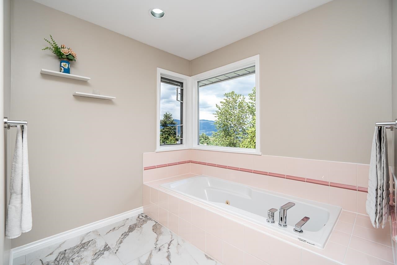 2775 Nadina Drive - Coquitlam East Single Family Residence for Sale, 7 Bedrooms (R3153467)# - 21 2775 Nadina Drive - Coquitlam East Single Family Residence for Sale, 7 Bedrooms (R3153467)# - 21