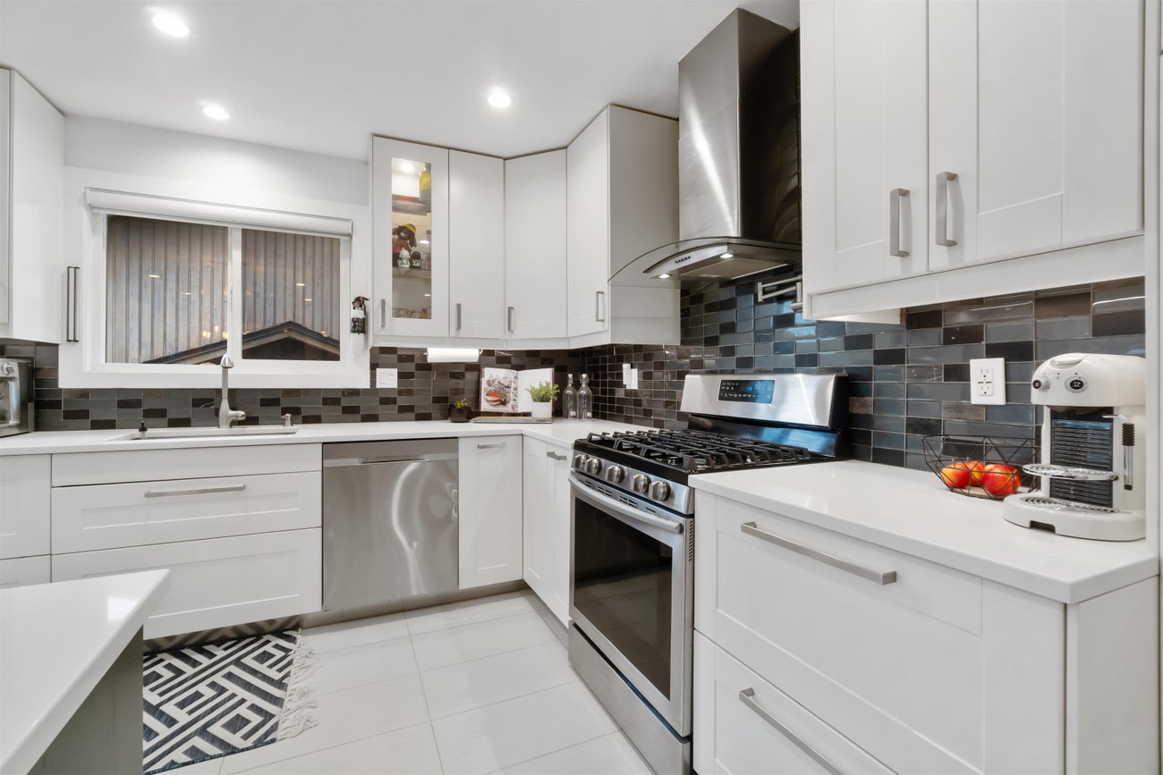 309 Gloucester Court - Coquitlam East Single Family Residence for Sale, 4 Bedrooms (R3153513)# - 17