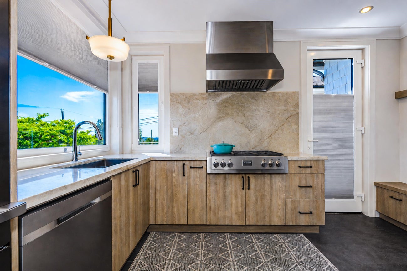 6860 Hycrest Drive - Montecito Single Family Residence for Sale, 8 Bedrooms (R3153919)# - 22