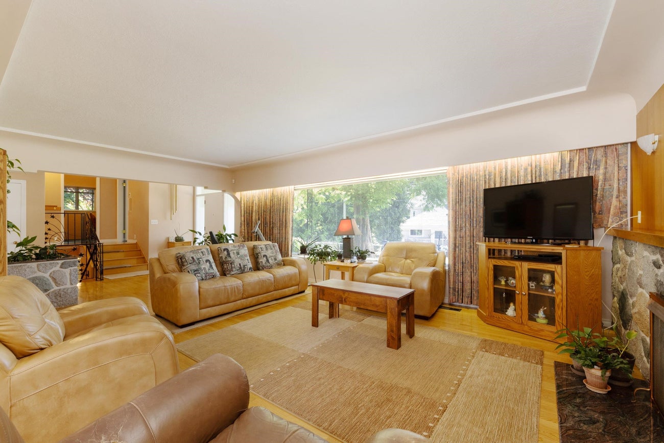 541 Cochrane Avenue - Coquitlam West Single Family Residence for Sale, 5 Bedrooms (R3154157)# - 5