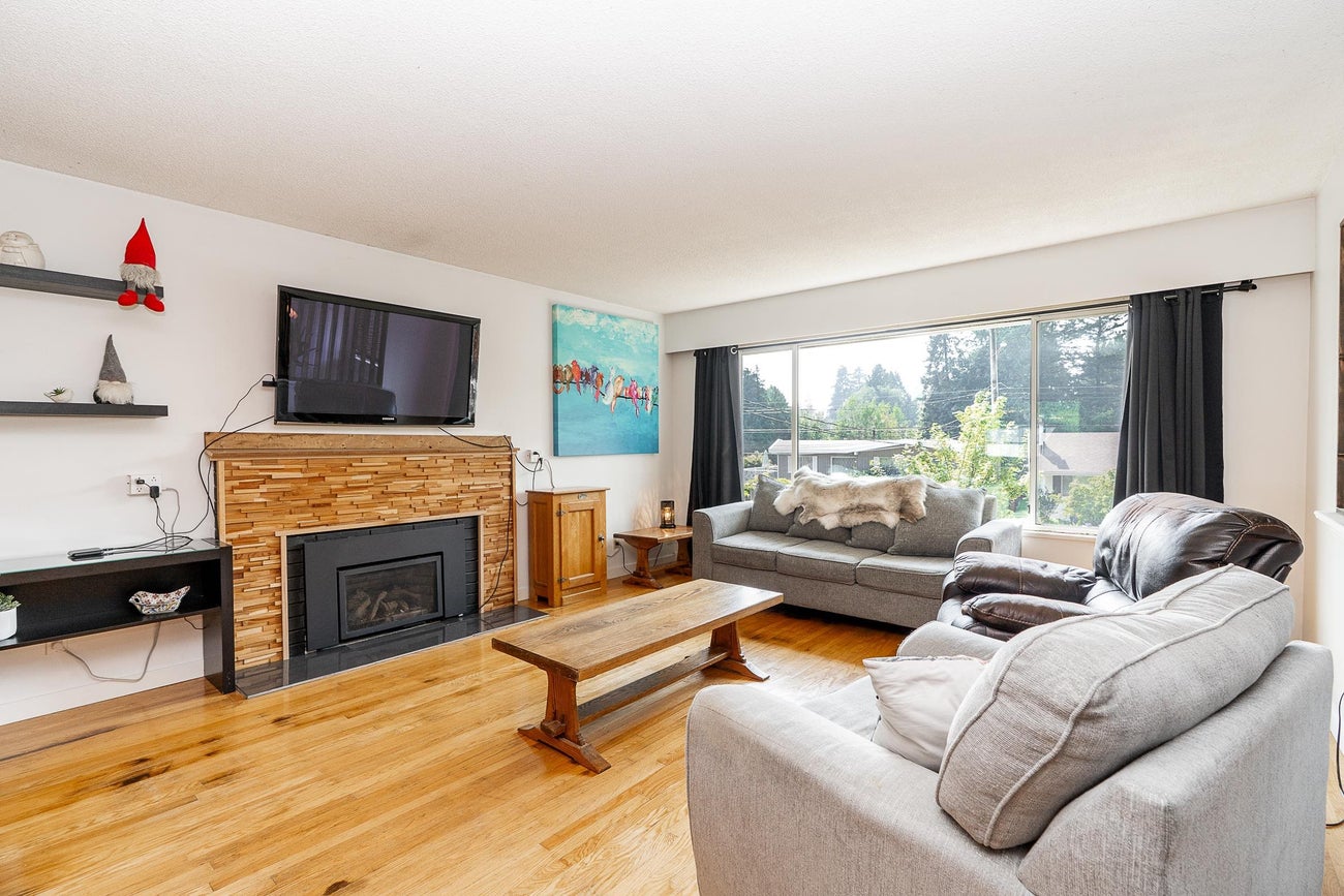 635 Midvale Street - Central Coquitlam Single Family Residence for Sale, 5 Bedrooms (R3154410)# - 4