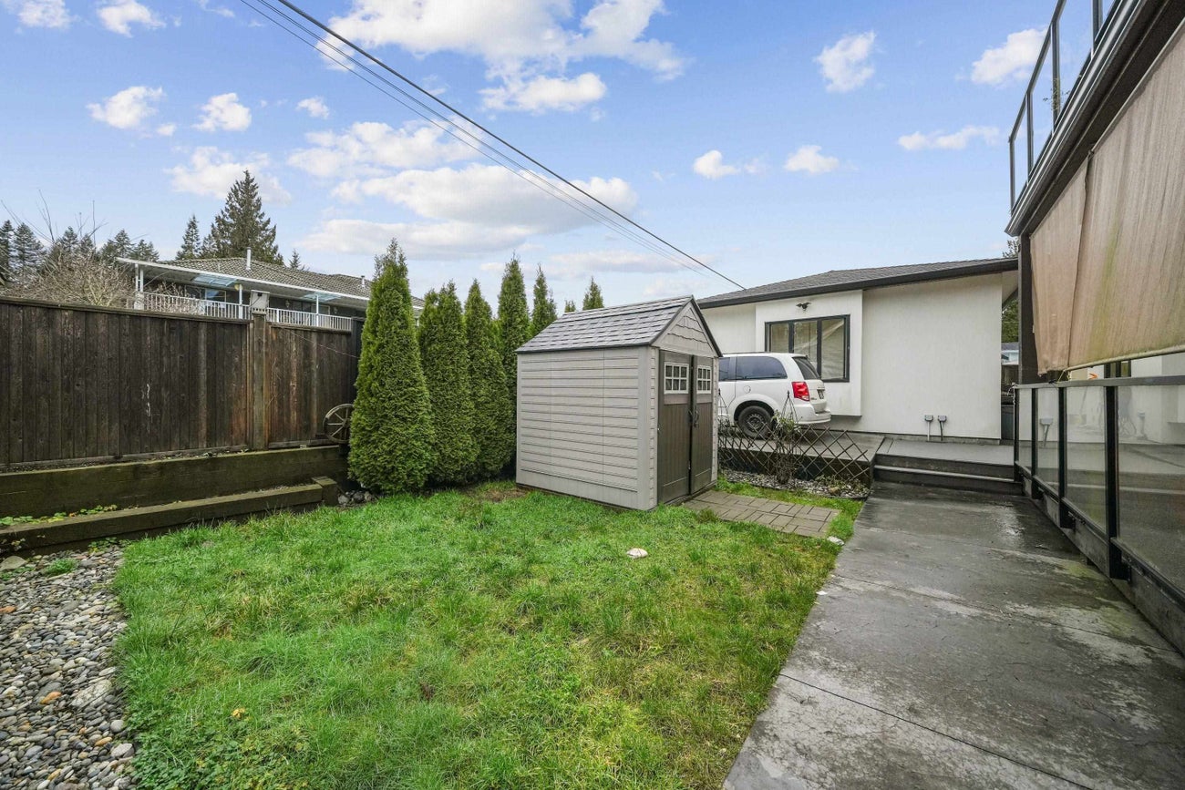 656 Blue Mountain Street - Coquitlam West Single Family Residence for Sale, 7 Bedrooms (R3154432)# - 34