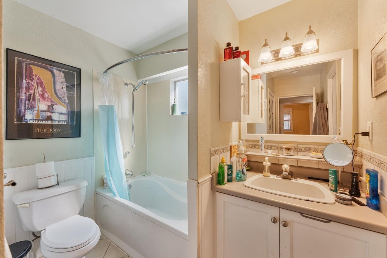 2246 Austin Avenue - Central Coquitlam Single Family Residence for Sale, 2 Bedrooms (R3154464)# - 14