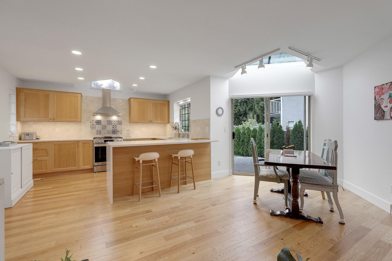 907 Sprice Avenue - Coquitlam West Single Family Residence for Sale, 6 Bedrooms (R3154654)# - 15