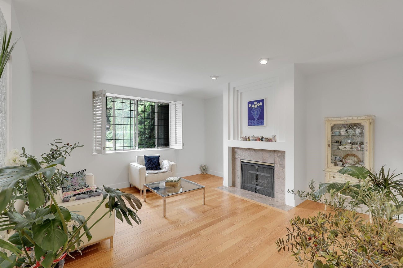 907 Sprice Avenue - Coquitlam West Single Family Residence for Sale, 6 Bedrooms (R3154654)# - 4