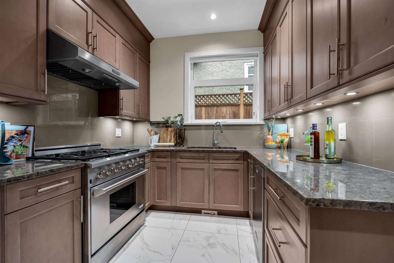 8168 Hunter Street - Government Road Single Family Residence for Sale, 7 Bedrooms (R3154998)# - 8