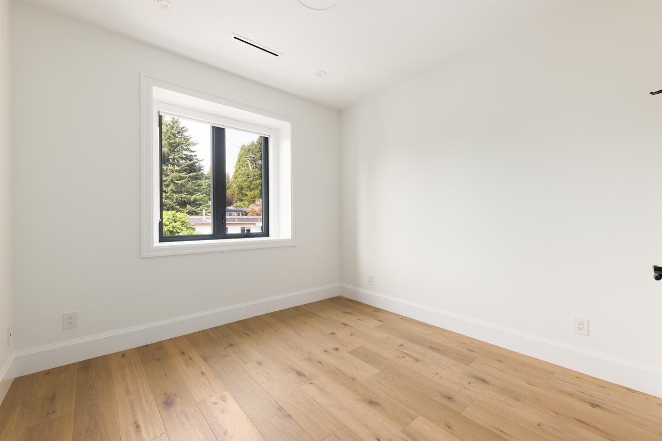 4 - 3874 Winlake Crescent - Government Road Single Family Residence for Sale, 4 Bedrooms (R3155189)# - 20
