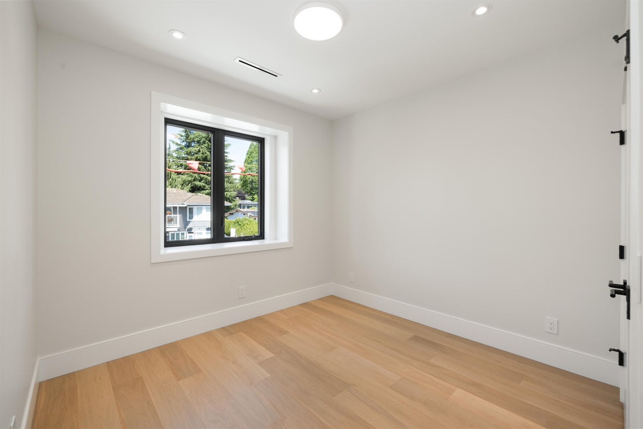 4 - 3874 Winlake Crescent - Government Road Single Family Residence for Sale, 4 Bedrooms (R3155189)# - 20
