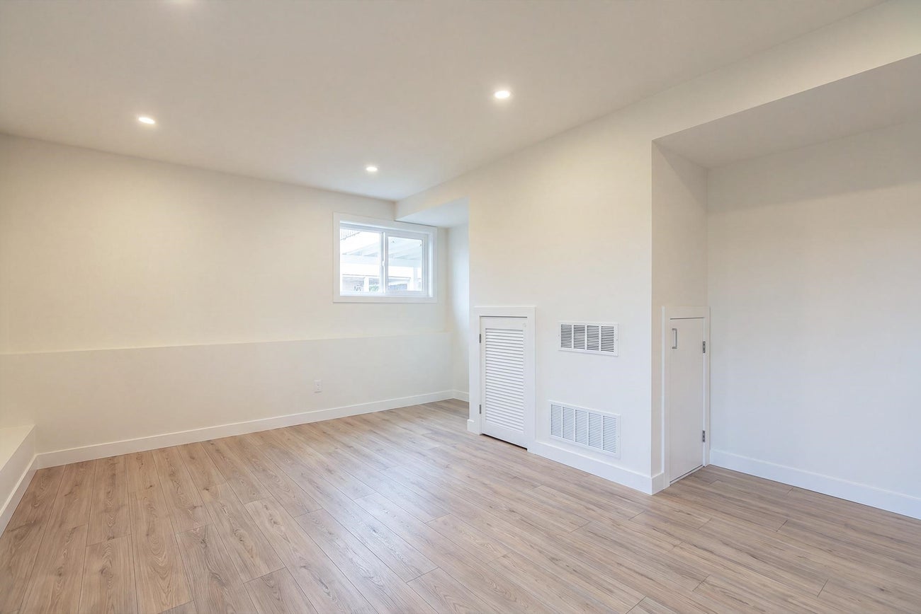 1410 Dansey Avenue - Central Coquitlam Single Family Residence for Sale, 4 Bedrooms (R3155291)# - 31