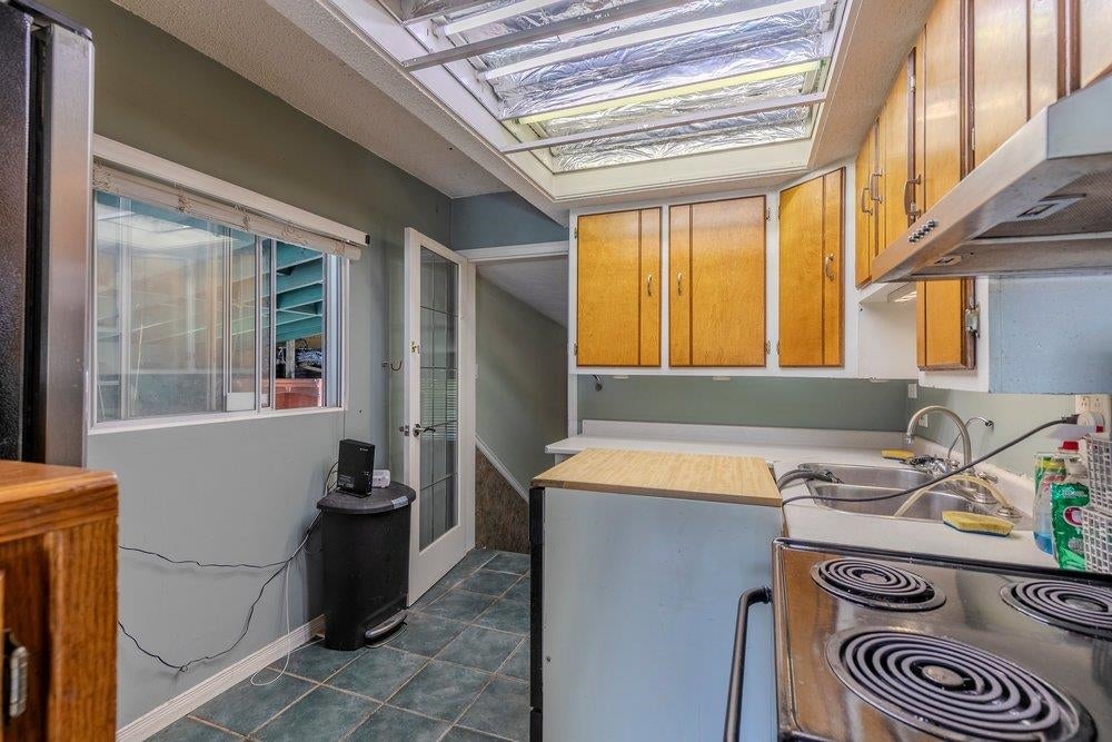 640 Clarke Road - Coquitlam West Single Family Residence for Sale(R3155481)# - 10