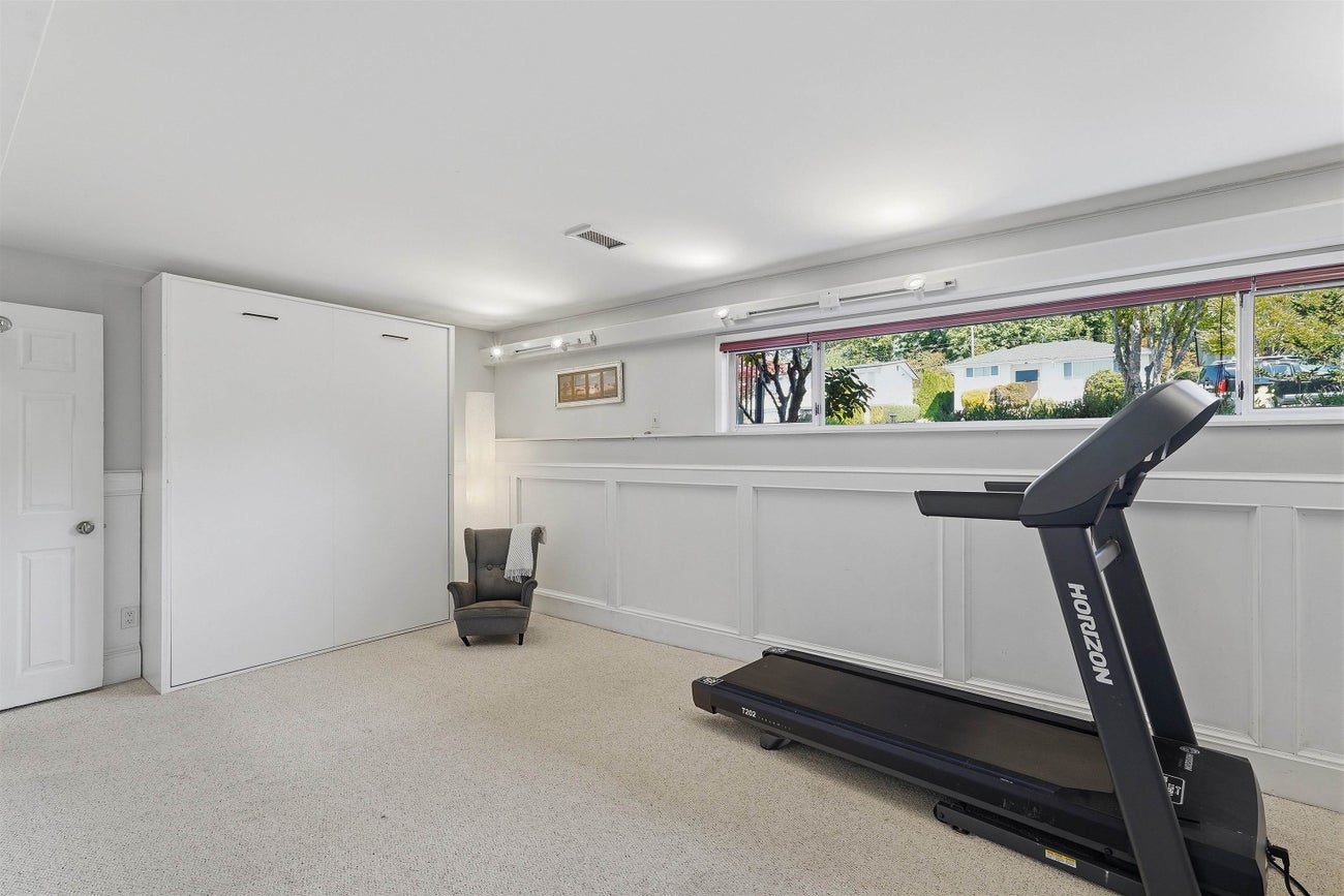 6876 Hycrest Drive - Montecito Single Family Residence for Sale, 4 Bedrooms (R3155845)# - 23