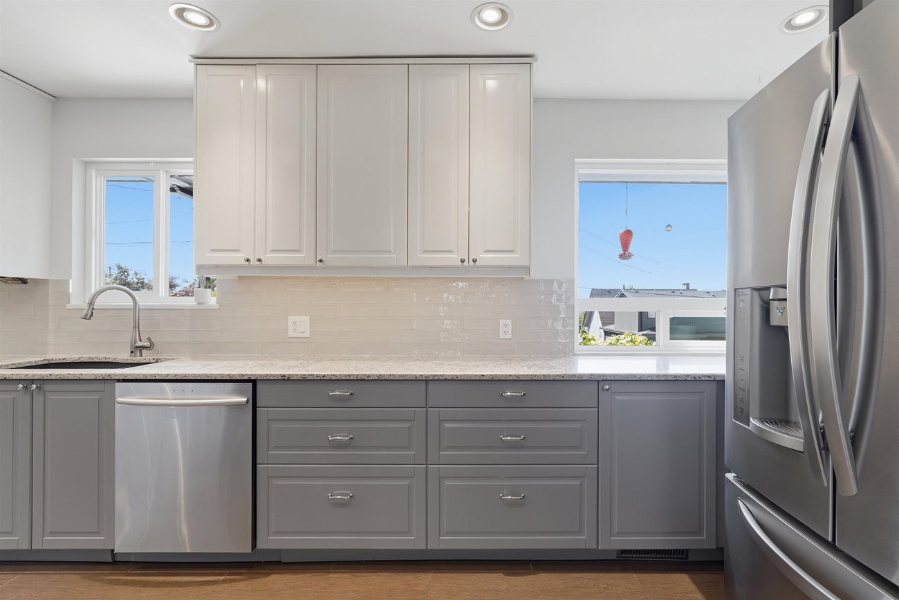 6876 Hycrest Drive - Montecito Single Family Residence for Sale, 4 Bedrooms (R3155845)# - 2