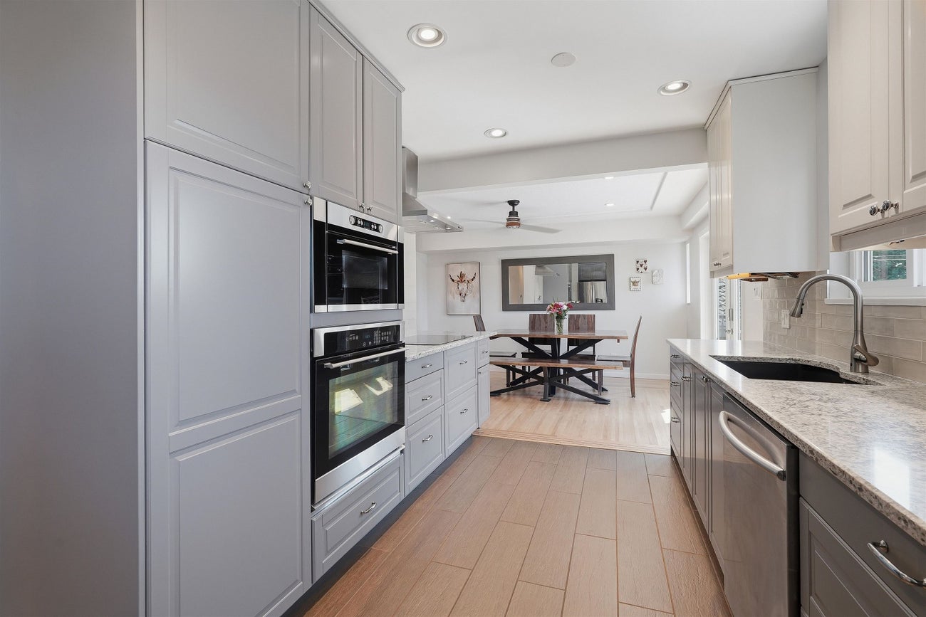 6876 Hycrest Drive - Montecito Single Family Residence for Sale, 4 Bedrooms (R3155845)# - 4