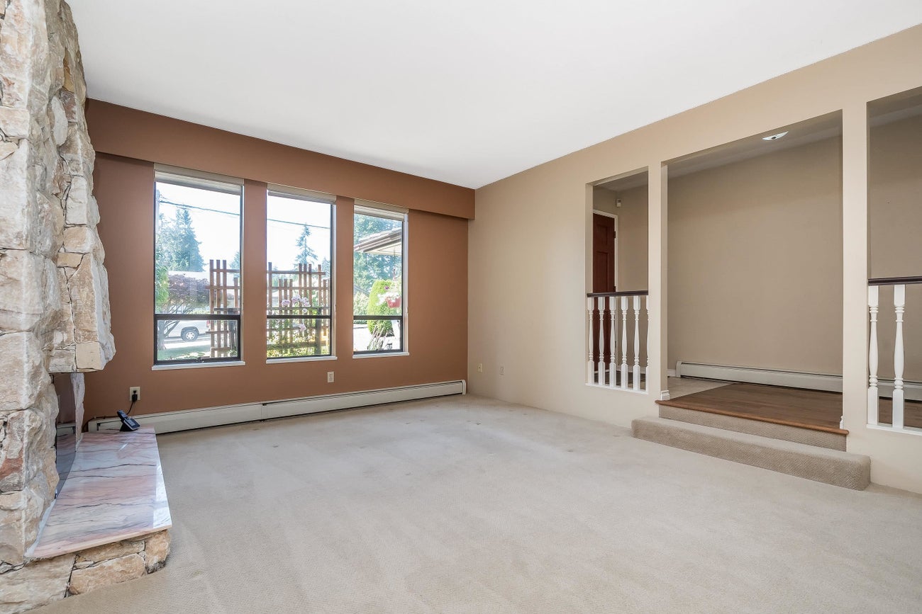 571 Berry Street - Central Coquitlam Single Family Residence for Sale, 3 Bedrooms (R3156042)# - 11