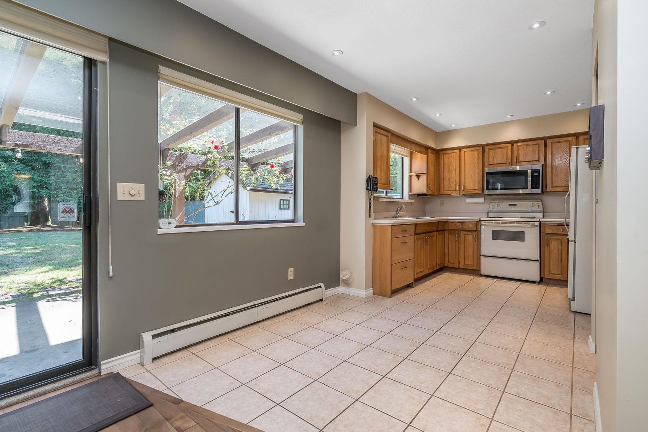 571 Berry Street - Central Coquitlam Single Family Residence for Sale, 3 Bedrooms (R3156042)# - 19