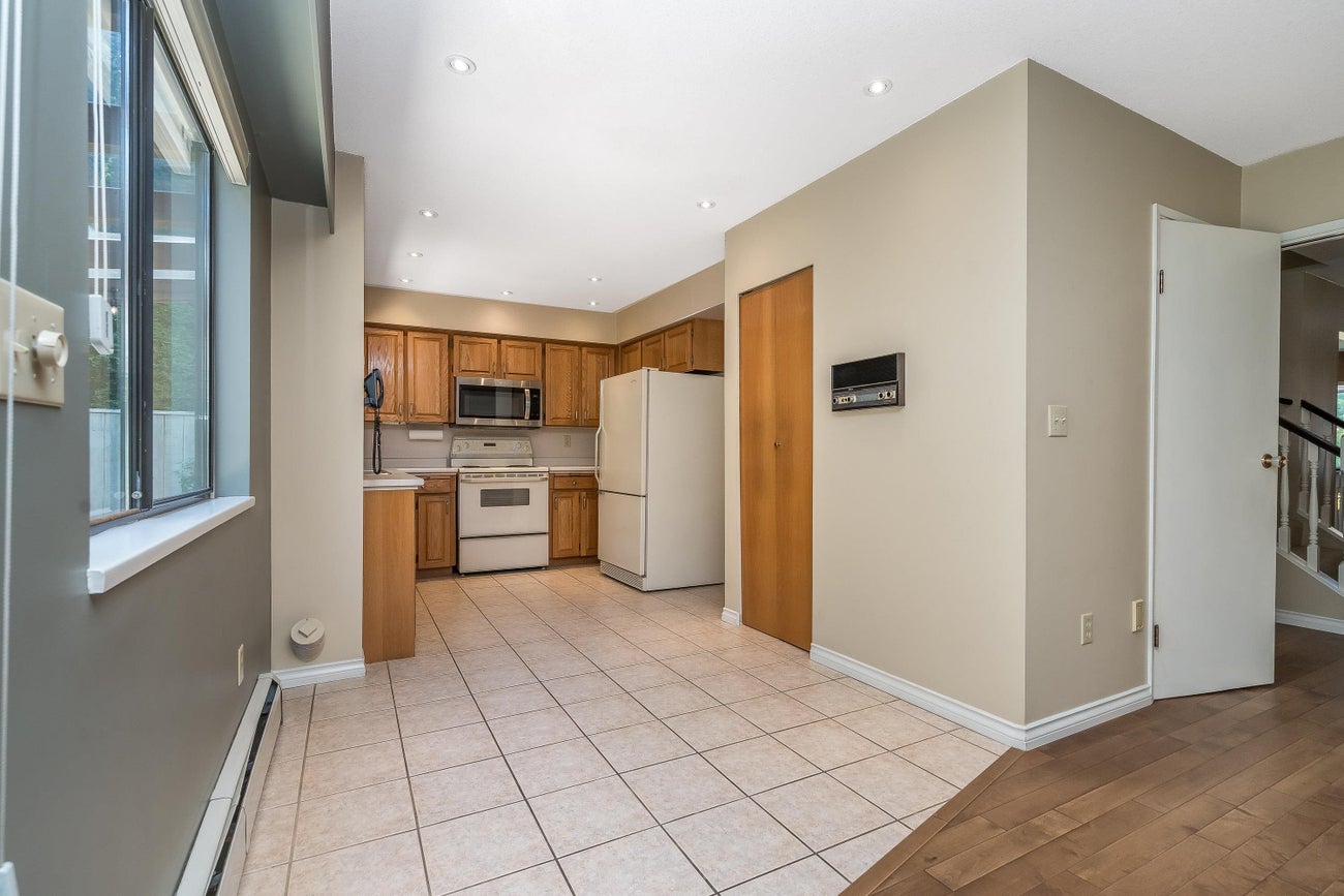 571 Berry Street - Central Coquitlam Single Family Residence for Sale, 3 Bedrooms (R3156042)# - 21