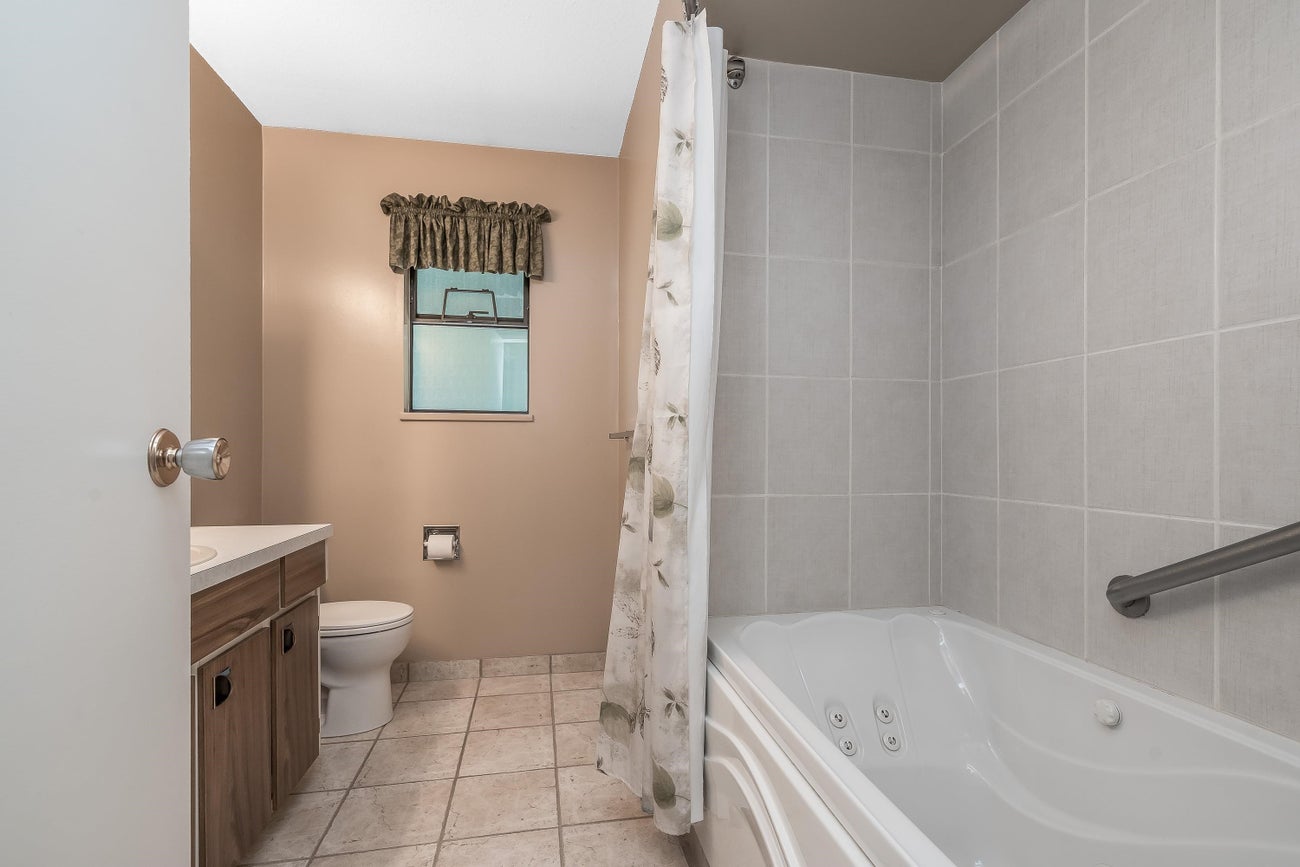 571 Berry Street - Central Coquitlam Single Family Residence for Sale, 3 Bedrooms (R3156042)# - 26
