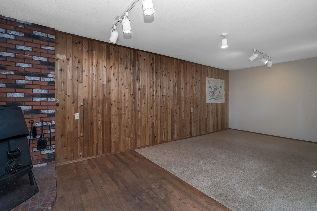 571 Berry Street - Central Coquitlam Single Family Residence for Sale, 3 Bedrooms (R3156042)# - 33