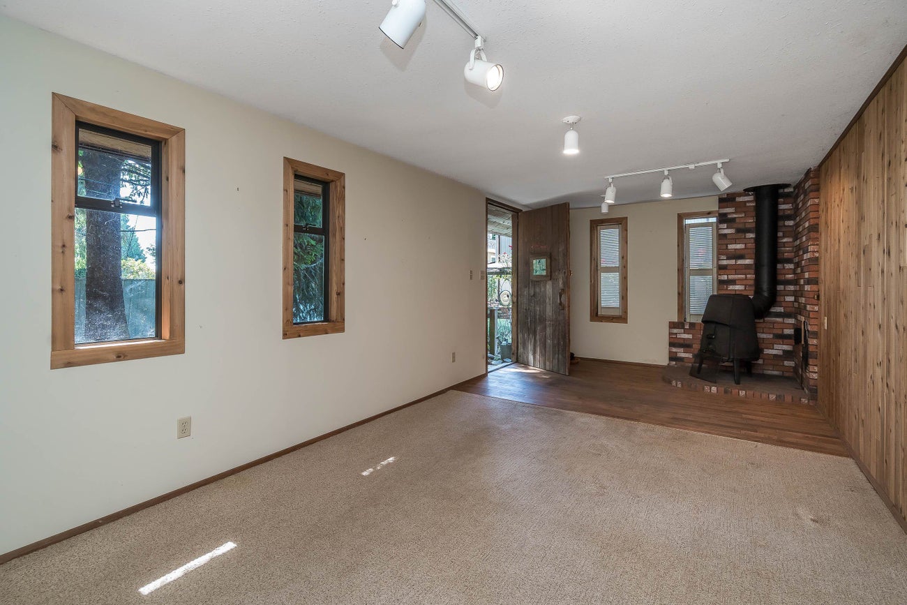 571 Berry Street - Central Coquitlam Single Family Residence for Sale, 3 Bedrooms (R3156042)# - 34