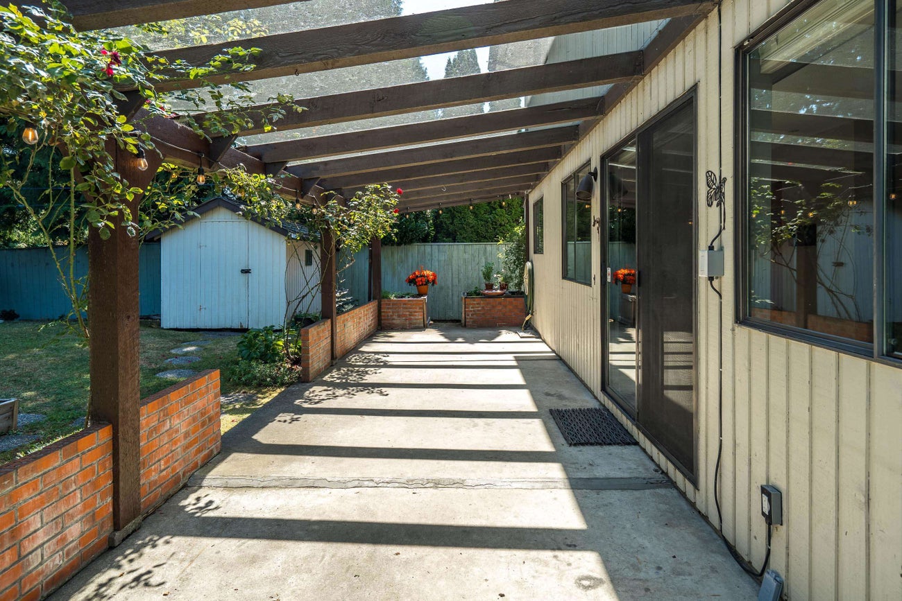 571 Berry Street - Central Coquitlam Single Family Residence for Sale, 3 Bedrooms (R3156042)# - 35