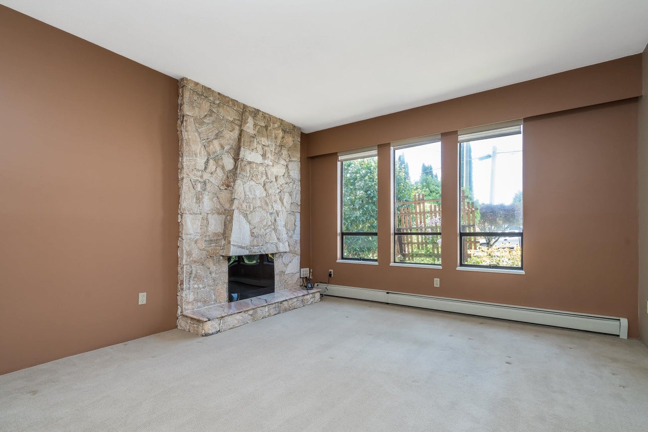571 Berry Street - Central Coquitlam Single Family Residence for Sale, 3 Bedrooms (R3156042)# - 7
